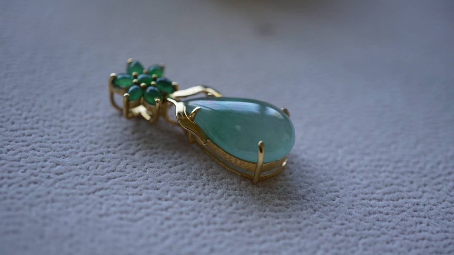 Green Pear Shape Natural Grade-A Burma Jadeite Jade Pendant with 14K Gold