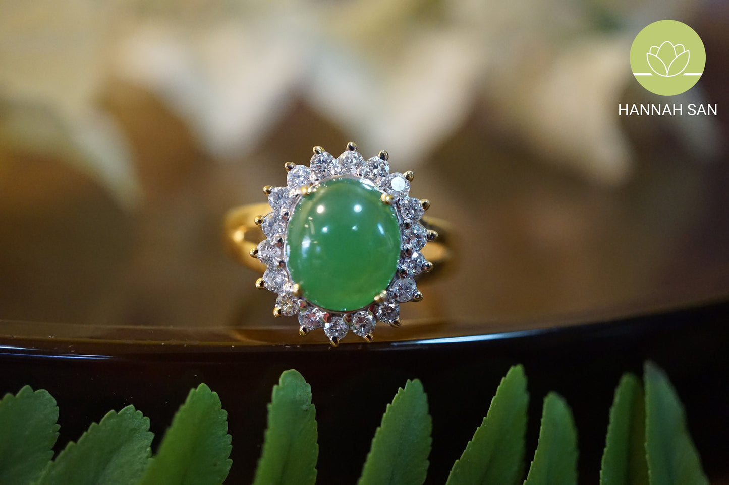 Natural Type A Green Jadeite Jade Ring in 18K Gold