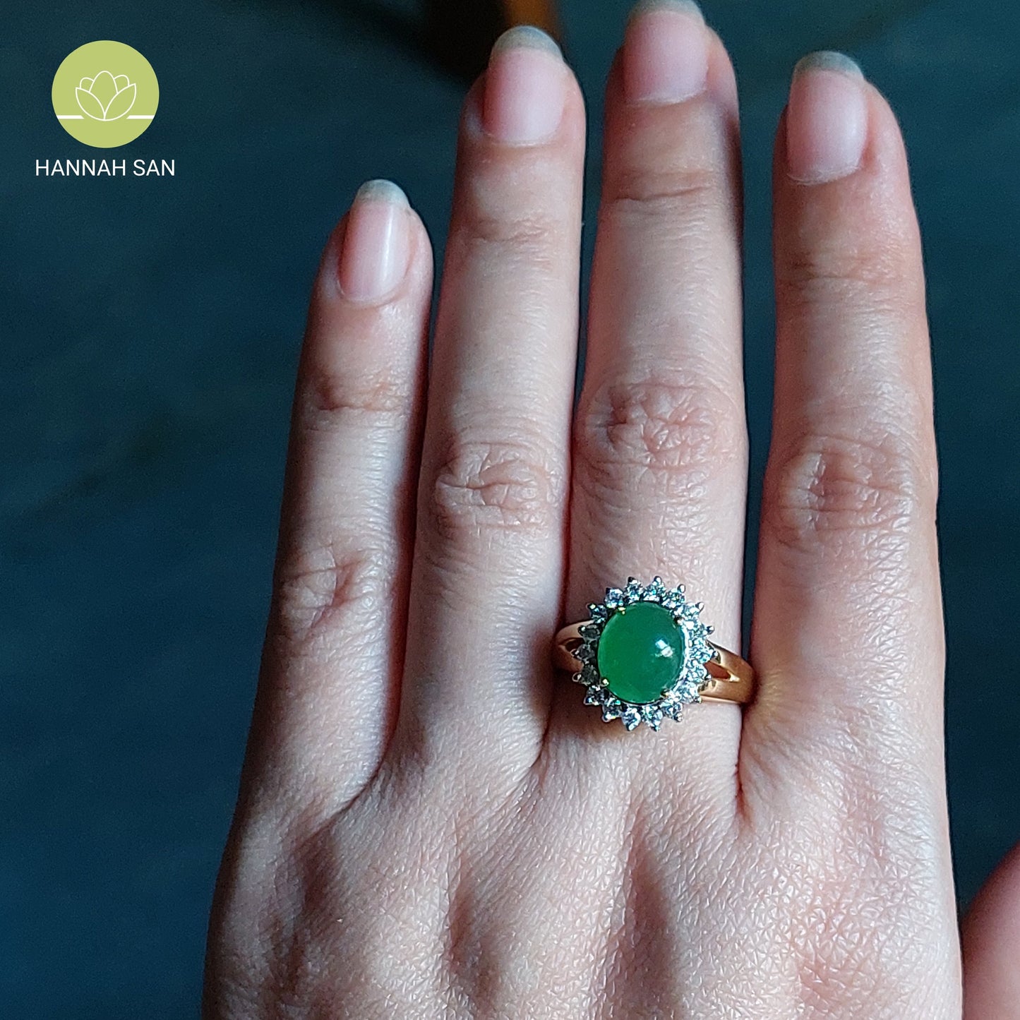 Natural Type A Green Jadeite Jade Ring in 18K Gold