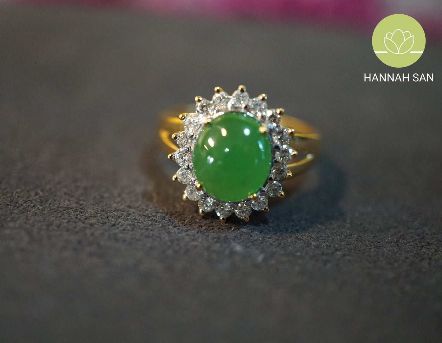 Natural Type A Green Jadeite Jade Ring in 18K Gold